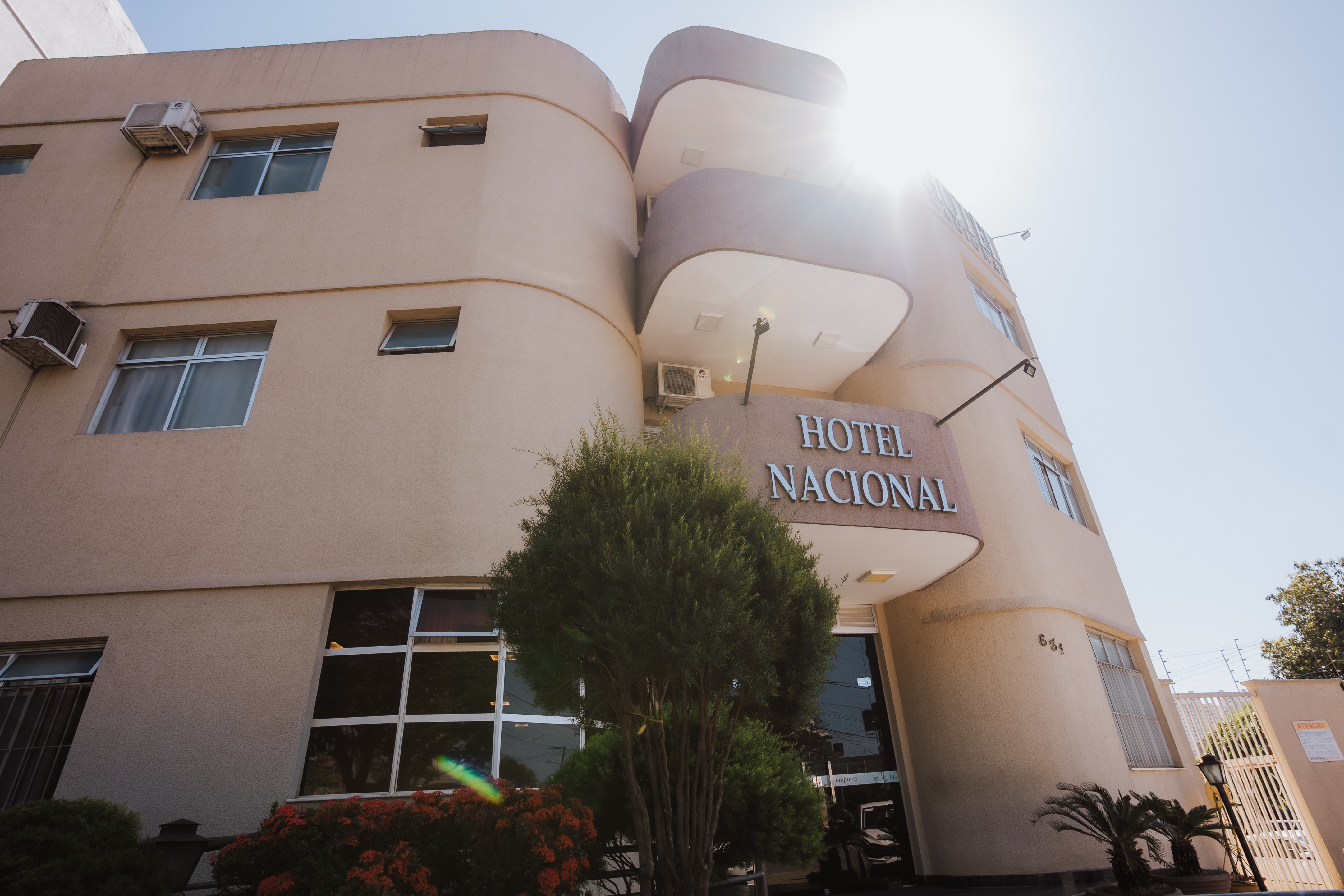 Fachada do Hotel Nacional Service em Goiânia